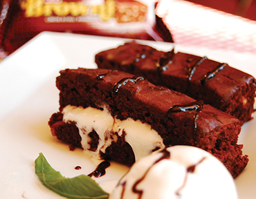 ETİ Browni with Ice Cream