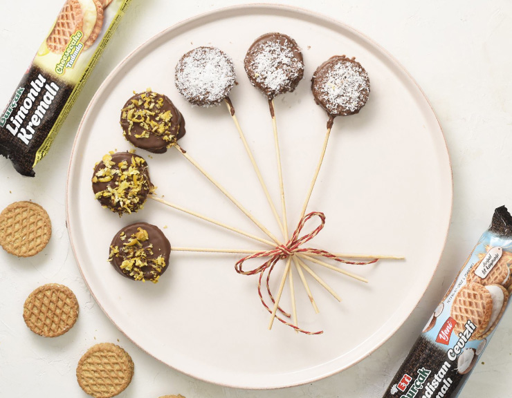 Eti Burçak ile Hindistan Cevizli Kremalı Limonlu Cake Pops Tarifi