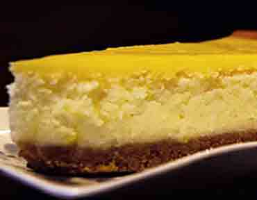 ETİ Burçak and Lemon Cheesecake